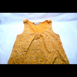 Sleeveless blouse w/ pattern sequence